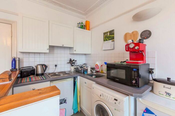 1 Bedroom Flat To Rent In Camberwell New Road, Camberwell, London, SE5