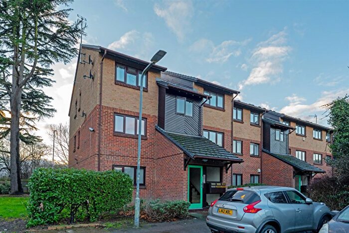 1 Bedroom Flat To Rent In Alders Close, Aldersbrook, E11