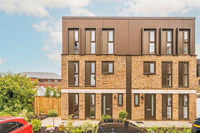 4 Bedroom House For Sale In Walton Court Gardens, Walton Upon Thames, KT12