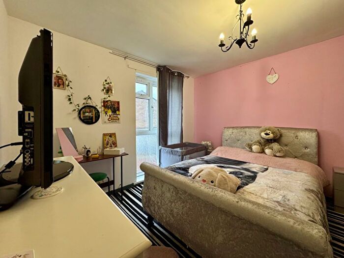 3 Bedroom Semi-Detached House For Sale In Doddington, Telford, TF3 - Photo 5