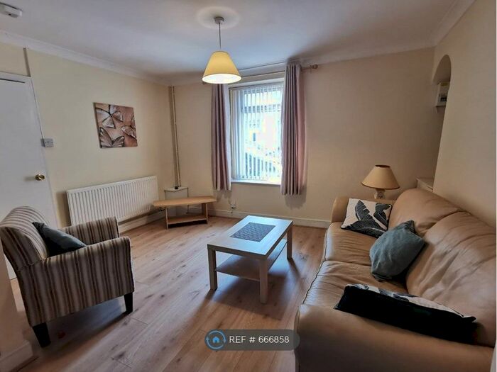 3 Bedroom Terraced House To Rent In Western Street, Swansea, SA1