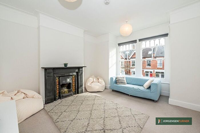 3 Bedroom Maisonette For Sale In Jeddo Road, Shepherds Bush, W12