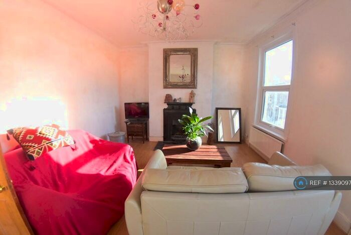 3 Bedroom Maisonette To Rent In Fransfield Grove, London, SE26