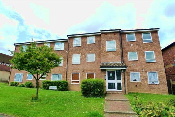 2 Bedroom Flat To Rent In Carlton Road, Sidcup DA14