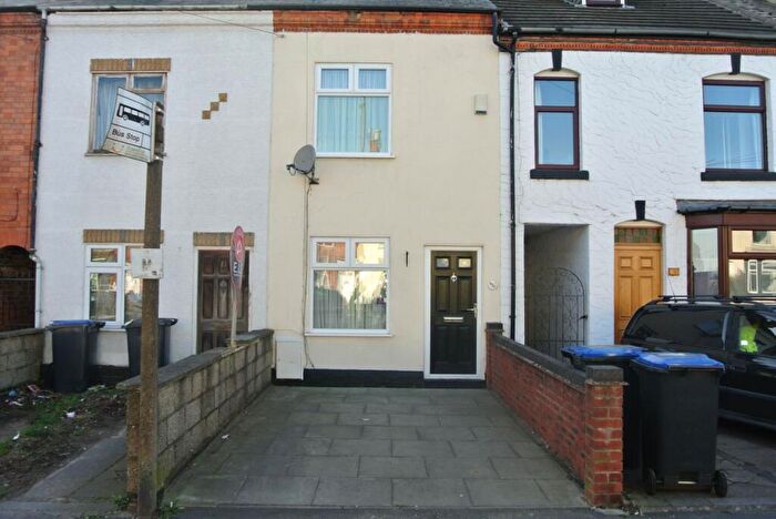 3 Bedroom Terraced House For Sale In Derby Road, Hinckley, LE10