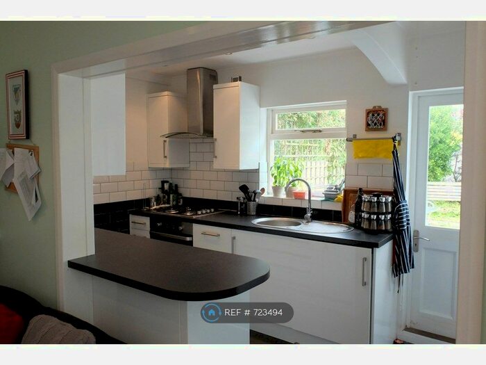 2 Bedroom Flat To Rent In East Dulwich, London, SE22