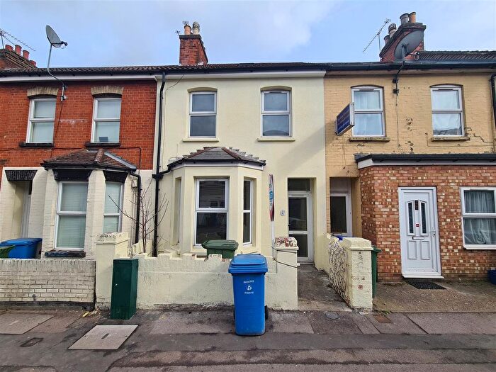 4 Bedroom Terraced House To Rent In Grosvenor Road, Aldershot, GU11