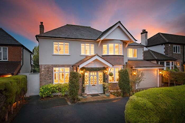 5 Bedroom Detached House For Sale In West Coulsdon, Surrey, CR5