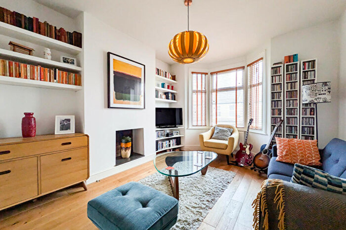 2 Bedroom Flat To Rent In Merritt Road, SE4