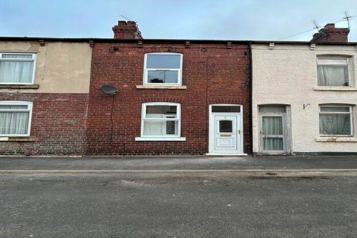 2 Bedroom Property To Rent In Kimberley Street, Wakefield, WF1