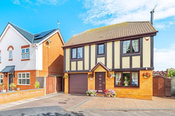 4 Bedroom Detached House For Sale In Biscay Gardens, Caister-On-Sea, NR30