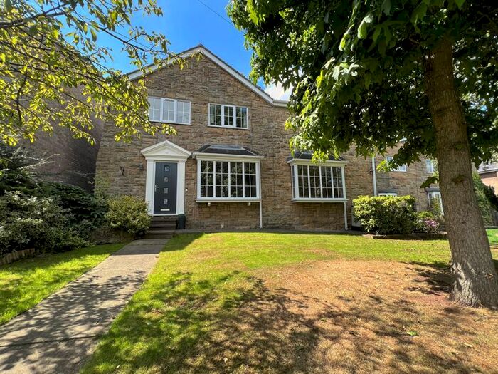 Houses for sale & to rent in WF9 1AN, Grove Lane, Ackworth, North