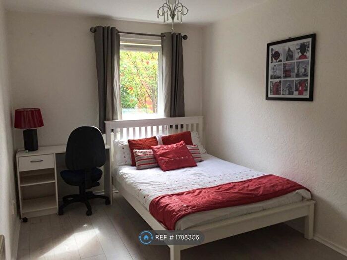 2 Bedroom Flat To Rent In Buccleuch Street, Glasgow, G3