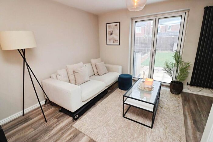 3 Bedroom Terraced House For Sale In Marshall Close, Bromborough, CH62 - Photo 4