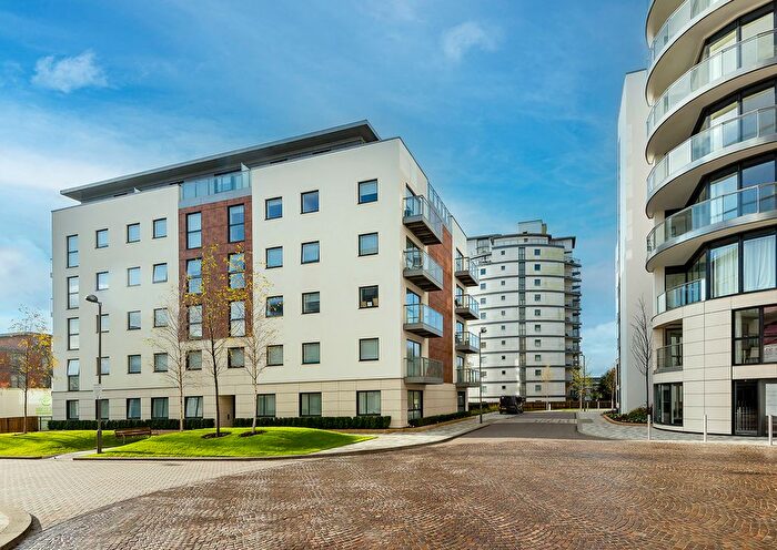 2 Bedroom Flat For Sale In Pump House Crescent, Brentford, TW8