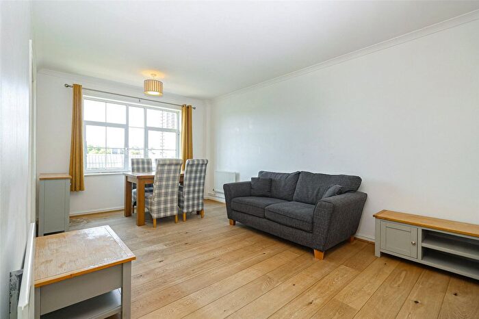 2 Bedroom Flat For Sale In Cornwallis Road, Woolwich, SE18