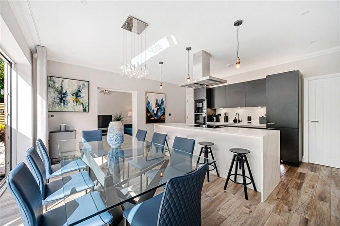 5 Bedroom Semi-Detached House To Rent In Courtside Close, Cheadle, Greater Manchester, SK8