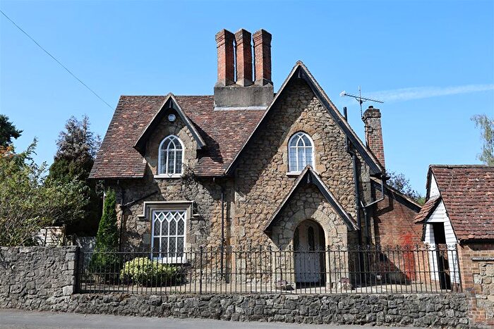 2 Bedroom Detached House To Rent In Amherst Hill, Sevenoaks, TN13