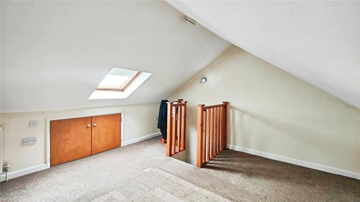 1 Bedroom Flat To Rent In Wellingborough Road, Northampton, Northamptonshire, NN1