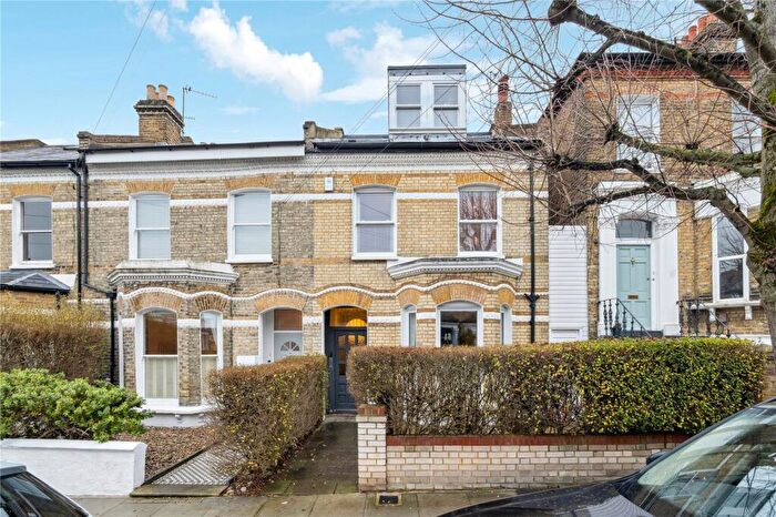 5 Bedroom House For Sale In Endlesham Road, SW12