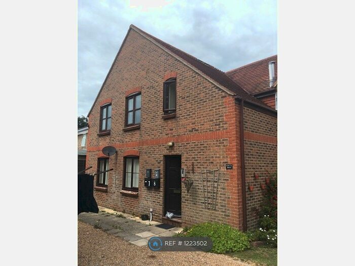 2 Bedroom Flat To Rent In Old Bakery Mews, Selsey, Chichester, PO20