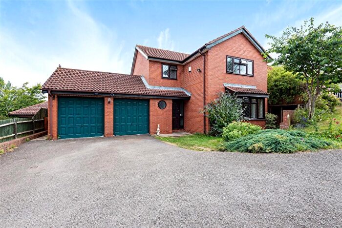 4 Bedroom Detached House For Sale In Chestnut Leys, Steeple Claydon, MK18