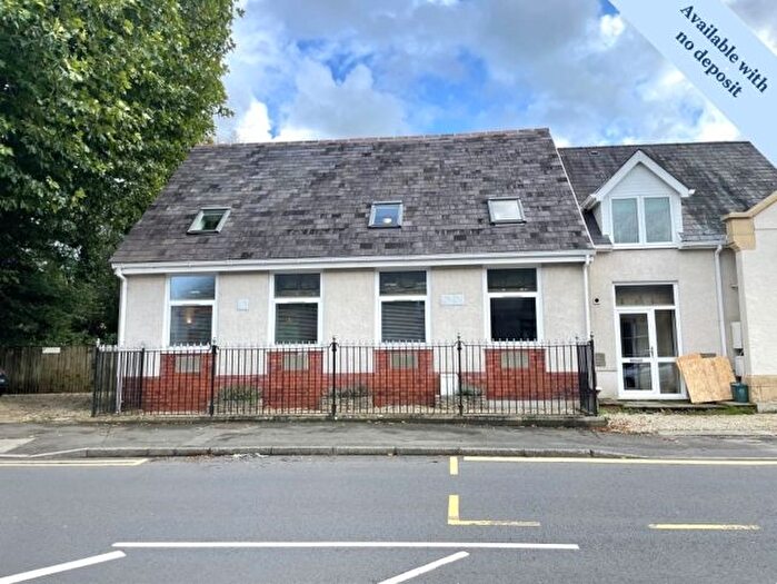 3 Bedroom Maisonette To Rent In Grove Place, Clydach Road, Morriston, SA6