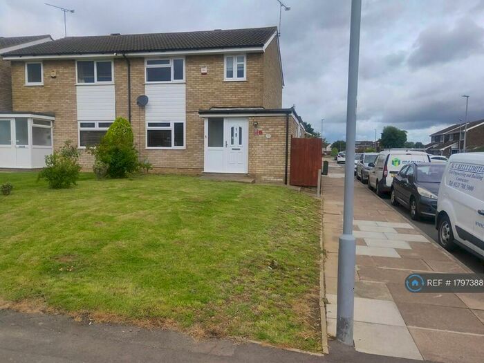 4 Bedroom Semi-Detached House To Rent In Buckingham Drive, Luton, LU2