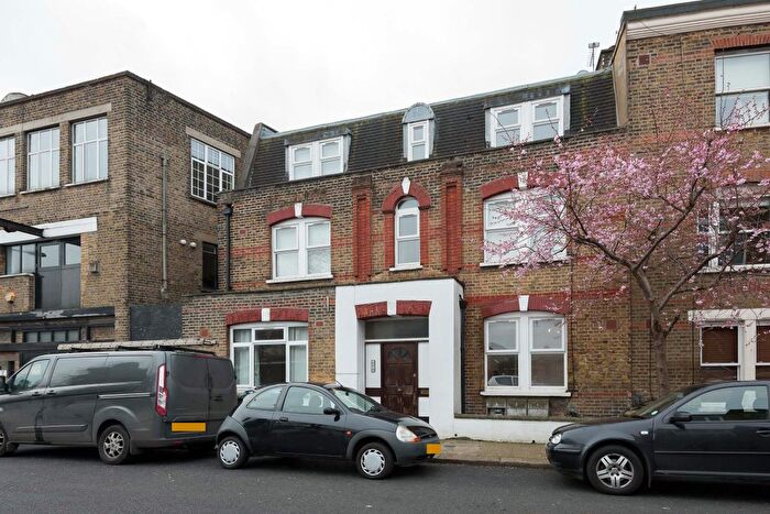 2 Bedroom Flat To Rent In Bassano Street, London, SE22