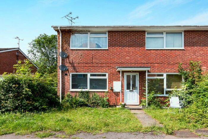 2 Bedroom Maisonette To Rent In Cranbourne Lane, Basingstoke RG21