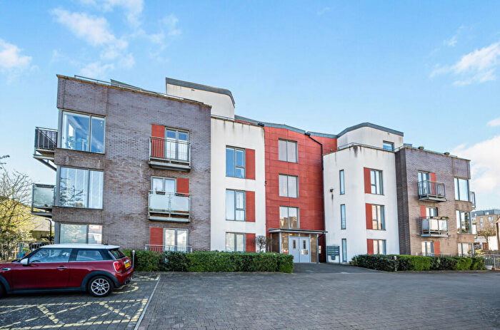 2 Bedroom Apartment For Sale In Sambroke Square, Barnet, EN4