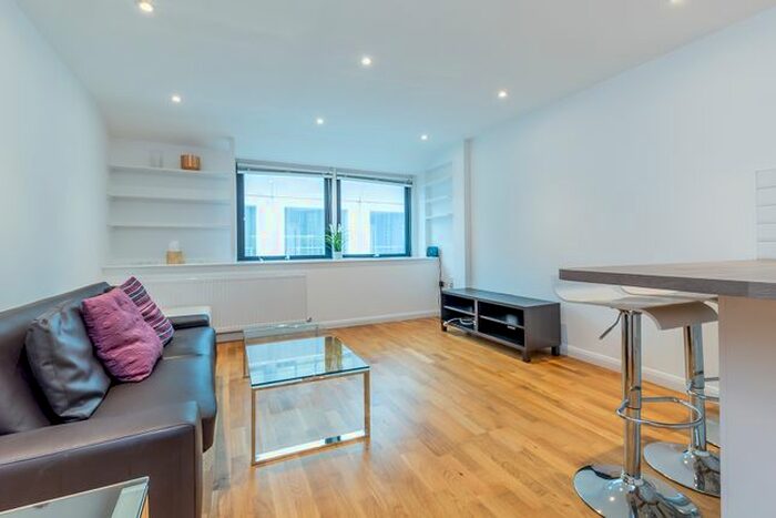 1 Bedroom Flat To Rent In Stucley Place, Camden Town, NW1