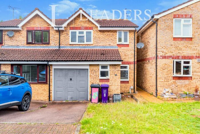 3 Bedroom Semi-Detached House To Rent In Peppercorn Walk, Hitchin, SG4