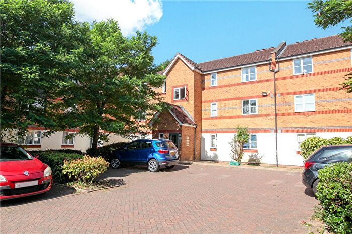 2 Bedroom Flat To Rent In Aldis Mews, Enfield, Middlesex, EN3