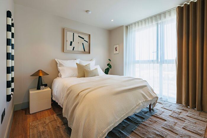 3 Bedroom Flat To Rent In The Draper, Draycote House, Colindale, NW9