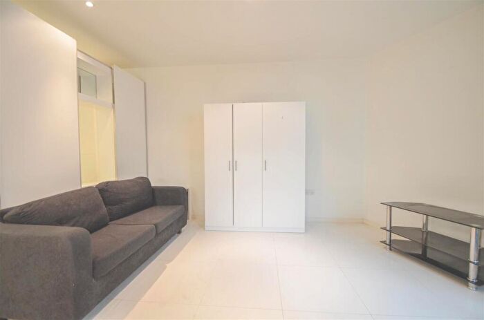 Studio To Rent In Baltimore Wharf, London, E14