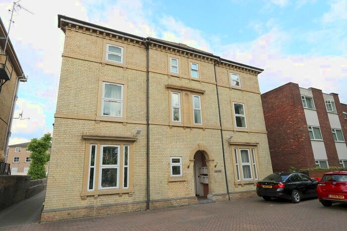 1 Bedroom Penthouse To Rent In Ashburnham Road, Bedford, MK40