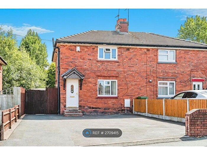 3 Bedroom Semi Detached House To Rent In Wrens Nest Road, Dudley, DY1