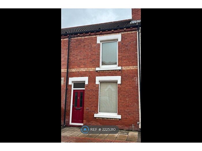 2 Bedroom Terraced House To Rent In Glebe St, Castleford, WF10