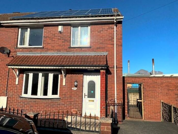3 Bedroom House To Rent In Bentley Close, Barnsley, S71