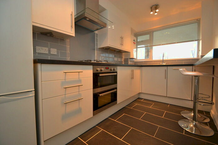 2 Bedroom Apartment To Rent In Ewell Road, Surbiton, KT6