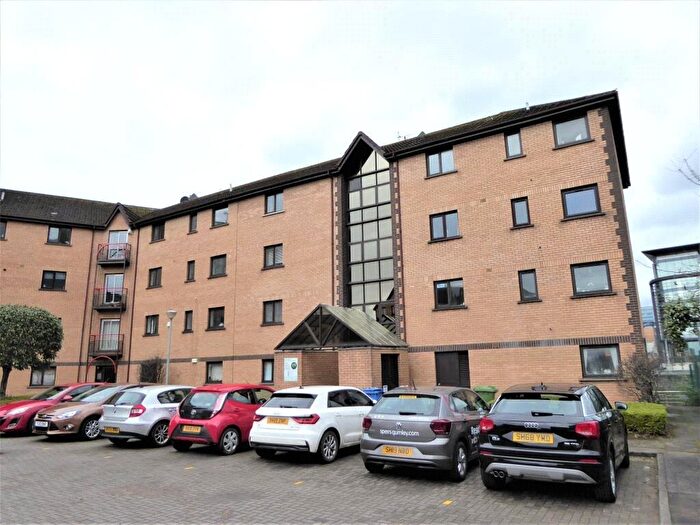 2 Bedroom Flat To Rent In Riverview Gardens, Glasgow, G5