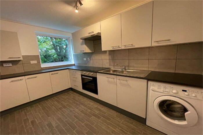 2 Bedroom Apartment To Rent In Chester House, Redcliffe Road, NG3