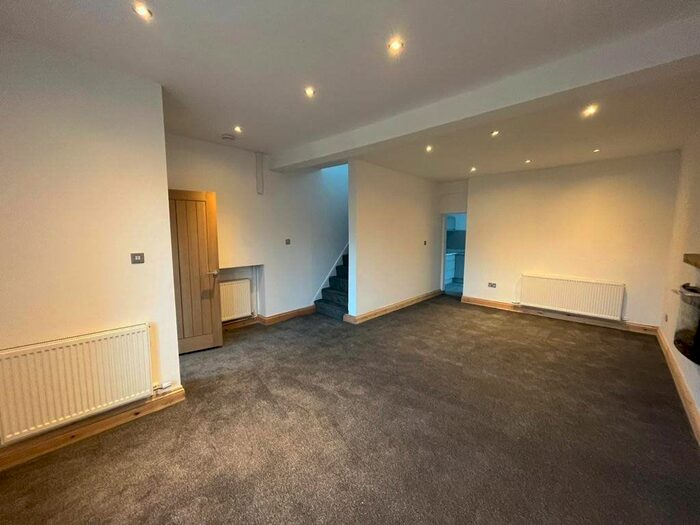 3 Bedroom Property To Rent In Caemawr Rd, Morriston, SA6