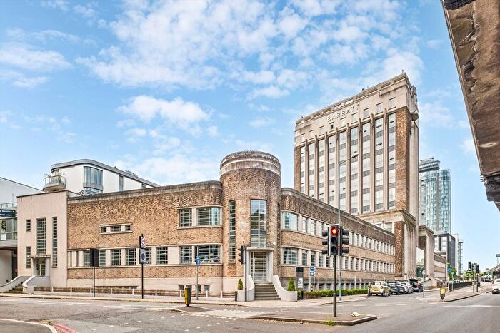 1 Bedroom Flat To Rent In Great West Road, Brentford, TW8