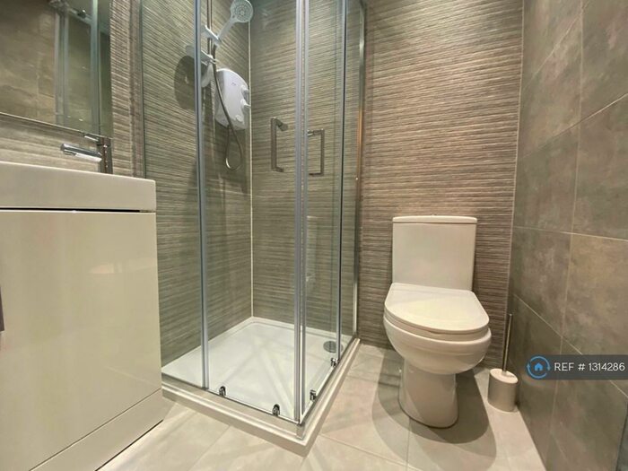 4 Bedroom End Of Terrace House To Rent In David Road, Coventry, CV1