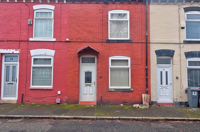 2 Bedroom Terraced House For Sale In Bardsley Street, Manchester, M40
