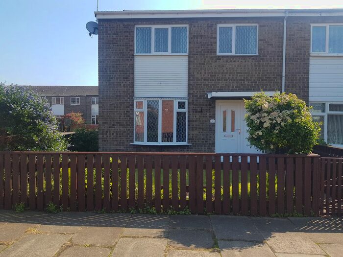 3 Bedroom End Of Terrace House To Rent In Thesiger Walk, Grimsby DN32