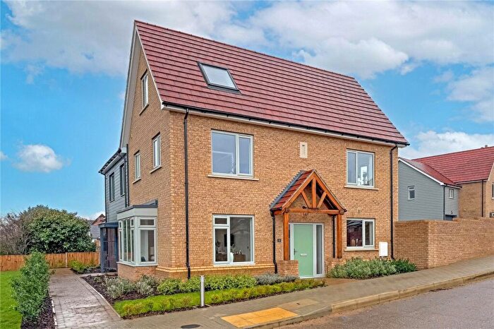 4 Bedroom Semi Detached House For Sale In Chequer Tree Way, Clophill Road, Maulden, MK45