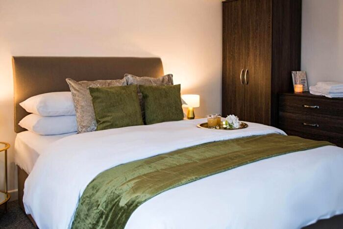 2 Bedroom Apartment To Rent In Clemens Street, Leamington Spa, Warwickshire, CV31